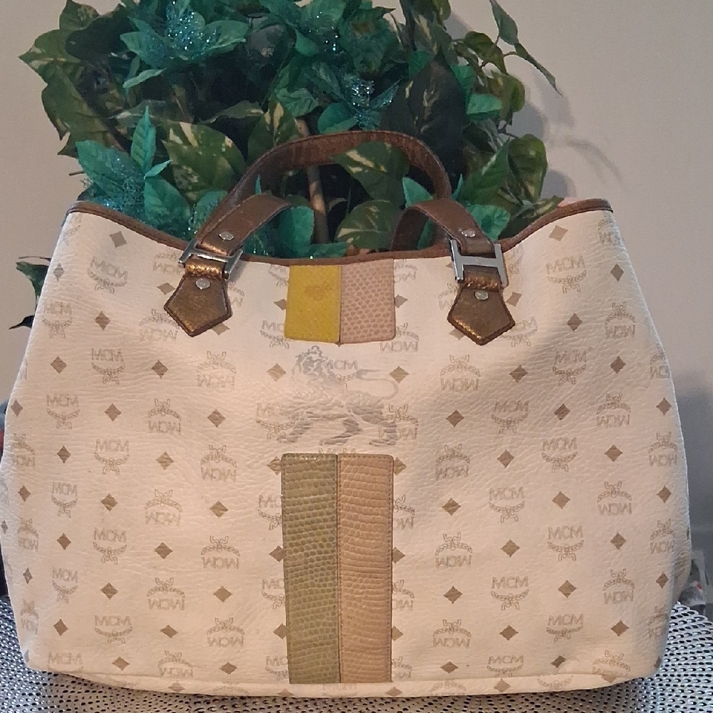 MCM Vintage Princess LION White and Bronze Tote Bag